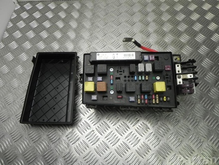 Vauxhall 13 206 747 / 13206747 ASTRAVAN Mk V (H) 2006 Fuse Box