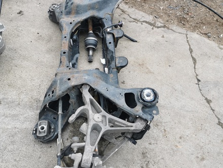 Jaguar XF (X250) 2015 rear axle beam