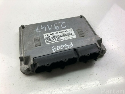 Škoda 03E906023Q FABIA II (542) 2009 Control unit for engine