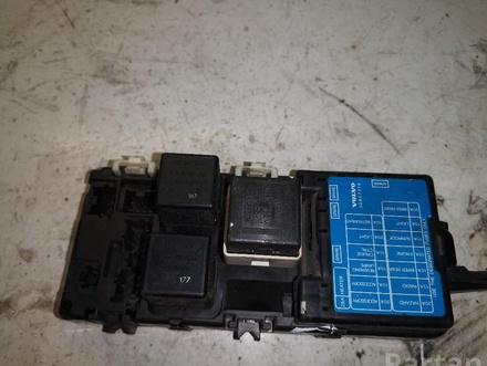 Volvo 30807016 V40 Estate (VW) 1999 Fuse Box