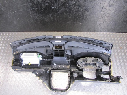 Mercedes-Benz A251 680 0587 / A2516800587 R-CLASS (W251, V251) 2010 Dashboard