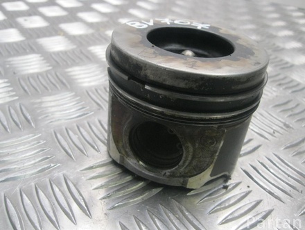 Mazda B4, RY302 6 Estate (GH) 2013 Piston