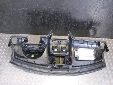 Mercedes-Benz A164 680 0387 / A1646800387 M-CLASS (W164) 2009 Dashboard