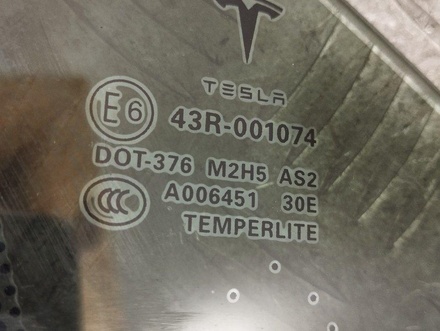 Tesla 1032610 MODEL S 2013 Door window fixed Right