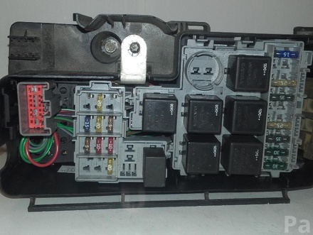 Volvo 30728132 XC90 I 2006 Fuse Box