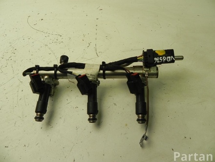 Vauxhall 55490716 VIVA 2016 Fuel rail