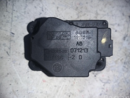 Volvo F7138 V70 II (SW) 2001 Adjustment motor for regulating flap