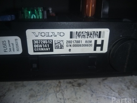 Volvo 30728512 V70 II (SW) 2006 Fuse Box