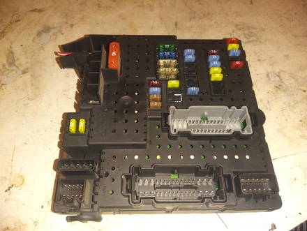 Volvo 8676391 XC90 I 2004 Fuse Box