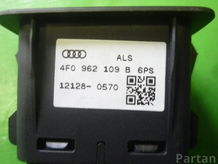 Audi 4F0 962 109 B / 4F0962109B Q5 (8R) 2014 Przycisk wyłączenia systemu bezpieczeństwa