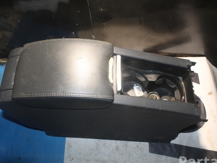 Volvo 30755732 S60 II 2016 Armrest 