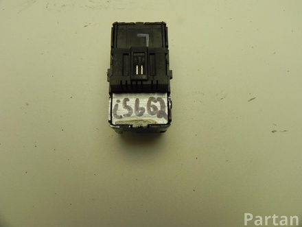 Subaru 9702B LEGACY V (BM) 2010 Memory switch for seat adjustment