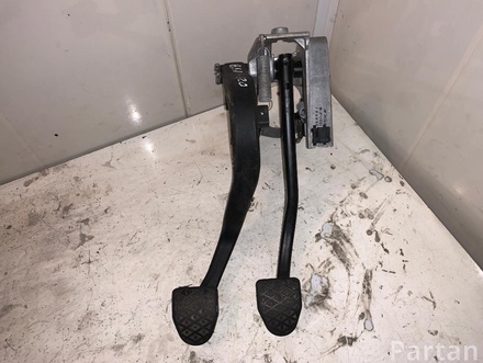 BMW 678711 1 (E81) 2010 Clutch Pedal