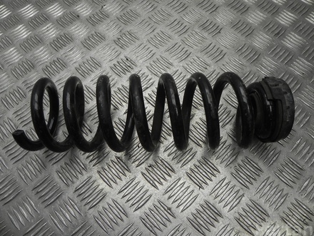 Mercedes-Benz A 205 324 04 84 / A2053240484 C-CLASS (W205) 2015 coil spring