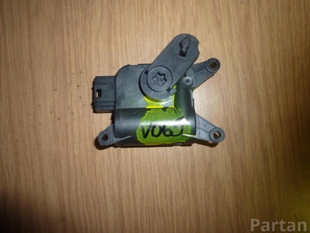 Škoda 1K0 907 511 B / 1K0907511B OCTAVIAII (1Z3) 2009 Adjustment motor for regulating flap