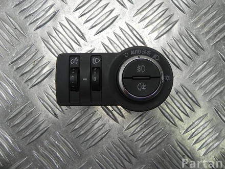 Vauxhall 13385636 ASTRA Mk VI (J) 2012 Light switch