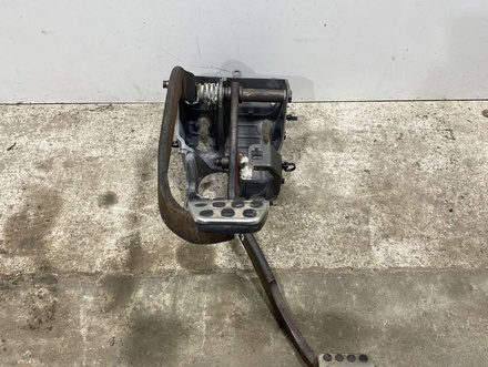 Dodge 68069670AB, P68069670AB CHALLENGER Coupe 2014 Clutch Pedal