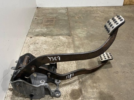 Dodge 68069670AB, P68069670AB CHALLENGER Coupe 2014 Clutch Pedal