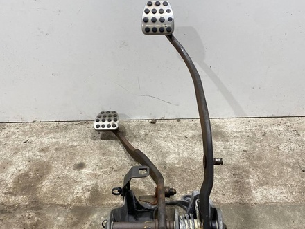 Dodge 68069670AB, P68069670AB CHALLENGER Coupe 2014 Clutch Pedal