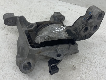 Mazda ENGINE MOUNT BRACKET / ENGINEMOUNTBRACKET 3 (BM) 2018 jarzmo