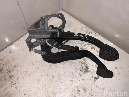 BMW 678711 1 (E81) 2010 Clutch Pedal