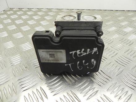 Tesla 1037797-00-B / 103779700B MODEL S 2015 Control unit ABS Hydraulic