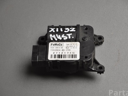 Ford USA T952804 ; FR3B19E616BB / T952804, FR3B19E616BB MUSTANG Coupe 2018 Adjustment motor for regulating flap