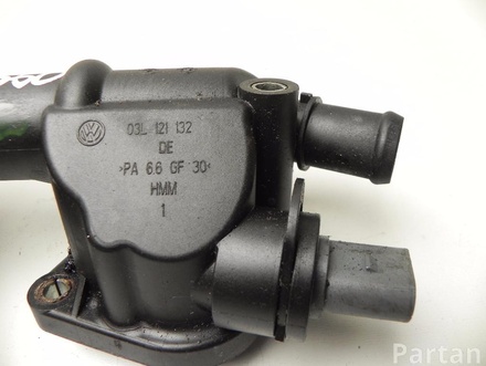 Volkswagen 03L 121 132 DE / 03L121132DE UP (121, 122, BL1, BL2) 2012 Korpus termostatu